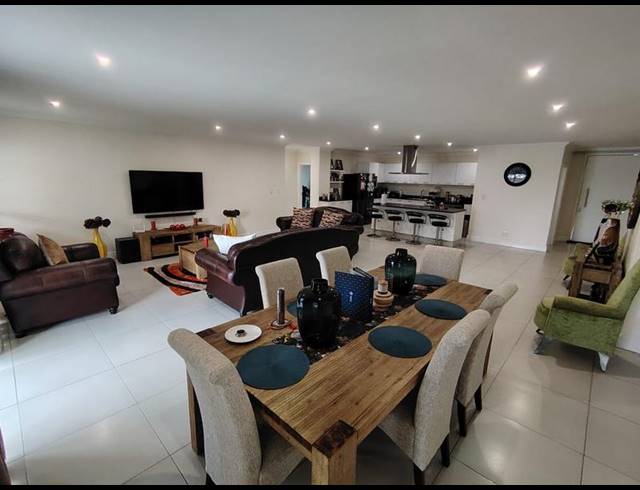 4 BEDROOM APARTMENT FOR SALE IN LA LUCIA